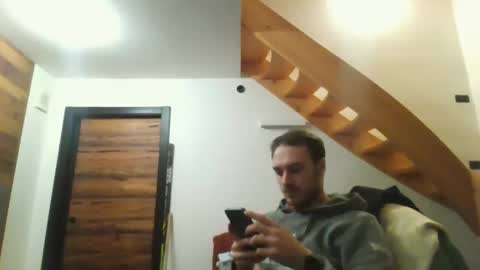 Snapshot of romanz123 chatting on 12/12/24, 09:48 romanz123 online show from 12/12/24, 09:48