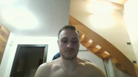 Snapshot of romanz123 chatting on 12/01/25, 11:32 romanz123 online show from 12/01/25, 11:32