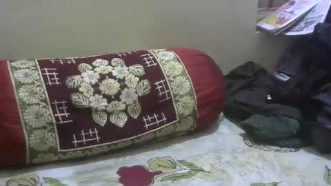 Snapshot of romeo7inch chatting on 12/19/25, 07:15 Punith online show from 12/19/25, 07:15