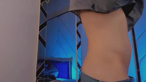 Snapshot of romeo_ricci1 chatting on 01/13/25, 03:45 Romeo Ricci online show from 01/13/25, 03:45