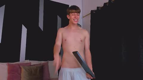 Snapshot of romeo_ricci1 chatting on 03/11/26, 05:19 Romeo Ricci online show from 03/11/26, 05:19