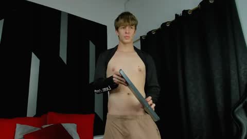 Snapshot of romeo_ricci1 chatting on 04/11/26, 06:23 Romeo Ricci online show from 04/11/26, 06:23