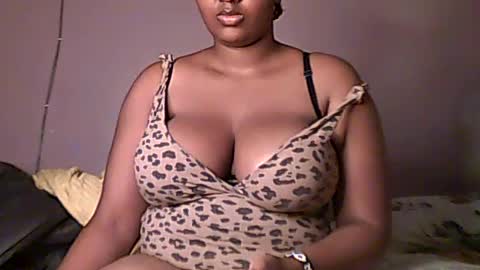 Snapshot of romina_26 chatting on 06/22/26, 03:25 Romina 26 online show from 06/22/26, 03:25