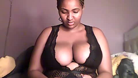 Snapshot of romina_26 chatting on 06/27/26, 04:01 Romina 26 online show from 06/27/26, 04:01