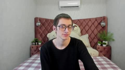 Snapshot of ronbevs chatting on 04/22/26, 07:48 ronbevs online show from 04/22/26, 07:48