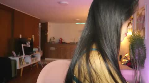 Snapshot of ronieeplay chatting on 03/22/26, 04:05 Roni online show from 03/22/26, 04:05