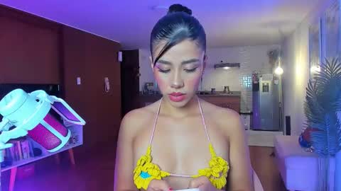 Snapshot of ronieeplay chatting on 05/03/26, 12:16 Roni online show from 05/03/26, 12:16