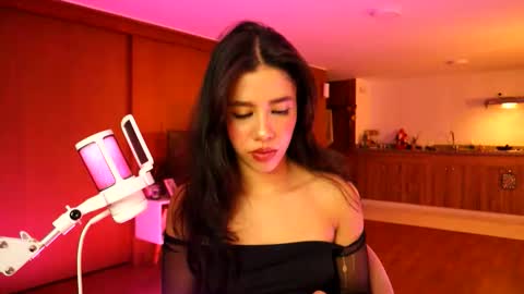 Snapshot of ronieeplay chatting on 05/22/26, 05:36 Roni online show from 05/22/26, 05:36