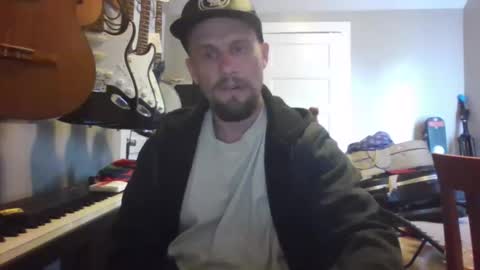 Snapshot of ronniejohnston13 chatting on 05/22/26, 11:32 ronniejohnston13 online show from 05/22/26, 11:32
