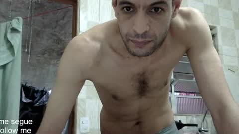 Snapshot of ronnispoto chatting on 01/03/25, 08:22 ronny online show from 01/03/25, 08:22