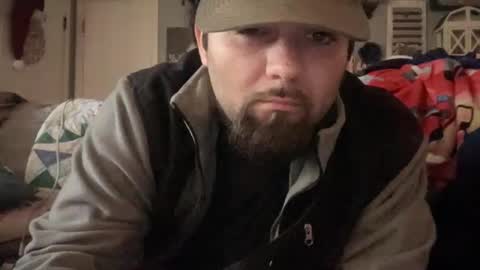 Snapshot of ronnyvzla2 chatting on 12/17/24, 02:11 Ronny Smokey online show from 12/17/24, 02:11