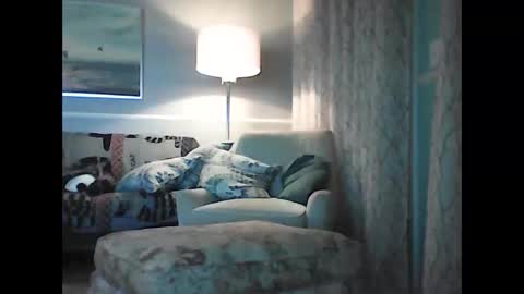 Snapshot of ronvlv chatting on 10/05/25, 01:59 ronvlv online show from 10/05/25, 01:59