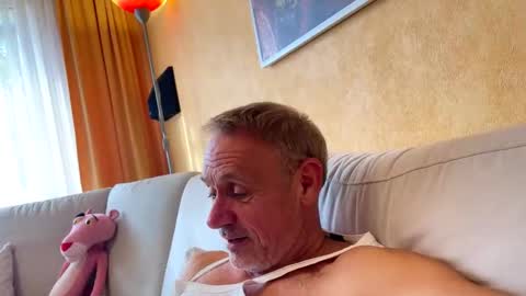 Rony online show from 10/20/25, 01:44