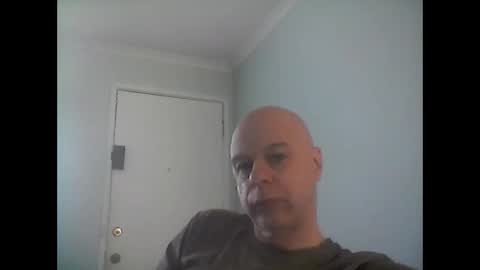 Snapshot of rooboy55 chatting on 04/19/26, 03:28 rooboy55 online show from 04/19/26, 03:28