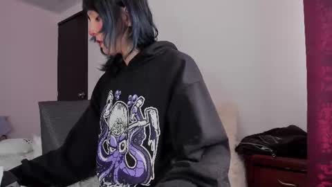 Snapshot of room312_ chatting on 07/02/26, 08:15 Twelve 3 Inst Twelve 312002 Twitter Room312 2002 online show from 07/02/26, 08:15