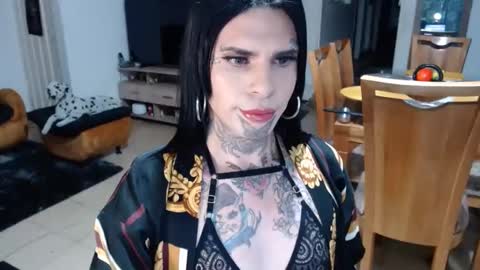 Snapshot of room911 chatting on 02/08/25, 09:24 herreraisa offical online show from 02/08/25, 09:24