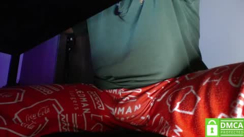 Snapshot of room_hot_x chatting on 12/27/24, 08:02 ken online show from 12/27/24, 08:02