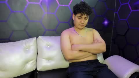 Snapshot of room_kitty chatting on 02/09/25, 11:04 MIA AND PAUL online show from 02/09/25, 11:04