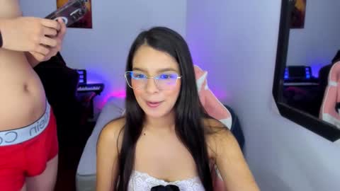 Snapshot of room_kitty chatting on 11/23/25, 07:24 MIA AND PAUL online show from 11/23/25, 07:24