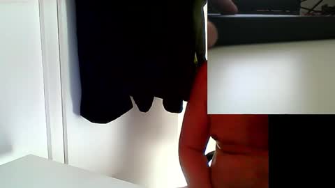 Snapshot of rooster0101 chatting on 10/30/25, 03:13 Ryan online show from 10/30/25, 03:13