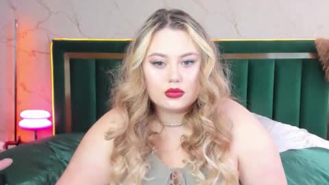 Chloe online show from 11/19/25, 09:09