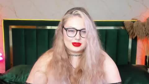 Snapshot of rosa1ia chatting on 03/26/26, 06:57 Chloe online show from 03/26/26, 06:57