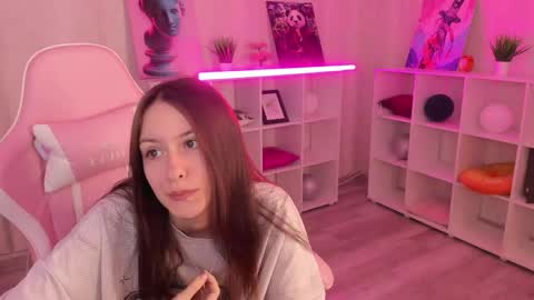 Snapshot of rosa_vaughn chatting on 05/03/26, 09:04 Viola online show from 05/03/26, 09:04