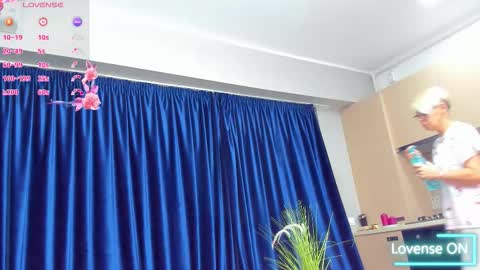 Rose online show from 11/04/25, 04:11