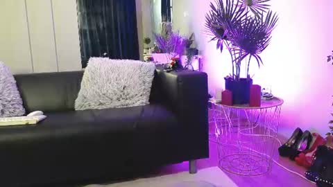 Snapshot of rosacatalleya chatting on 07/12/26, 04:14 Rose online show from 07/12/26, 04:14