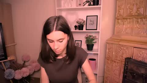 Snapshot of rosalais_ chatting on 06/04/26, 07:03 Rose online show from 06/04/26, 07:03