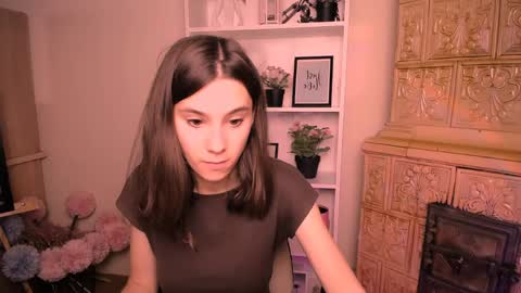 Snapshot of rosalais_ chatting on 06/05/26, 06:52 Rose online show from 06/05/26, 06:52