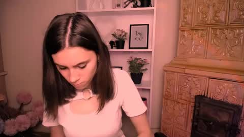 Snapshot of rosalais_ chatting on 06/06/26, 06:18 Rose online show from 06/06/26, 06:18