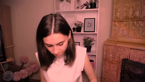 Snapshot of rosalais_ chatting on 06/10/26, 08:46 Rose online show from 06/10/26, 08:46