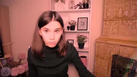 Snapshot of rosalais_ chatting on 06/13/26, 06:11 Rose online show from 06/13/26, 06:11