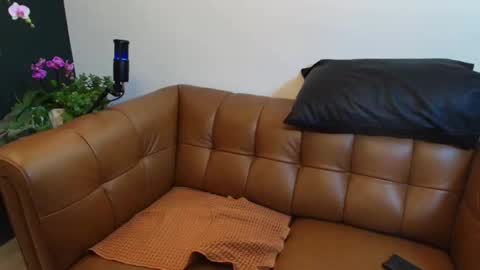 Snapshot of rosaliecaine chatting on 03/02/26, 12:35 Rosalie Caine online show from 03/02/26, 12:35