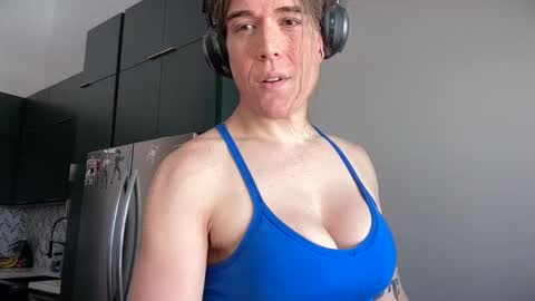 Snapshot of rosaliecaine chatting on 04/19/26, 07:27 Rosalie Caine online show from 04/19/26, 07:27