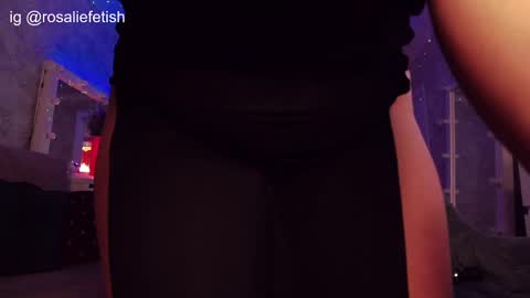 Snapshot of rosaliefetish chatting on 12/03/24, 06:49 Rosalie online show from 12/03/24, 06:49