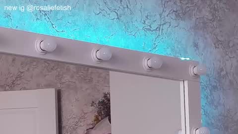 Snapshot of rosaliefetish chatting on 01/22/25, 10:40 Rosalie online show from 01/22/25, 10:40