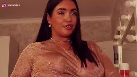 Snapshot of rosaliefetish chatting on 09/15/25, 08:53 Rosalie online show from 09/15/25, 08:53