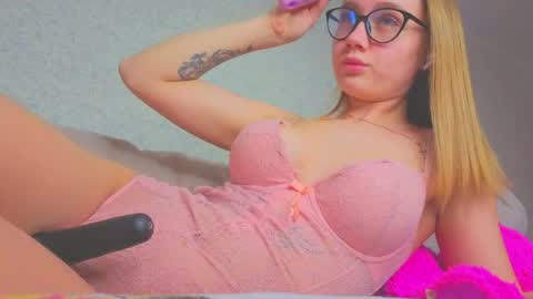 Snapshot of rosalina0230 chatting on 03/26/26, 07:14 rosalina online show from 03/26/26, 07:14