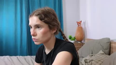Snapshot of rosalvaulman chatting on 07/16/26, 06:03 Kylie online show from 07/16/26, 06:03