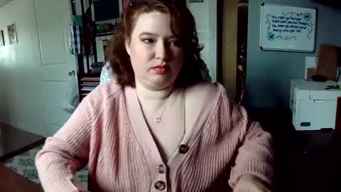 Snapshot of rose211994 chatting on 12/16/24, 04:49 Rose online show from 12/16/24, 04:49