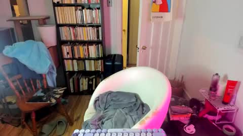 rose257044 online show from 09/16/25, 08:10