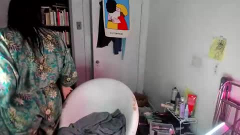 rose257044 online show from 10/05/25, 01:53