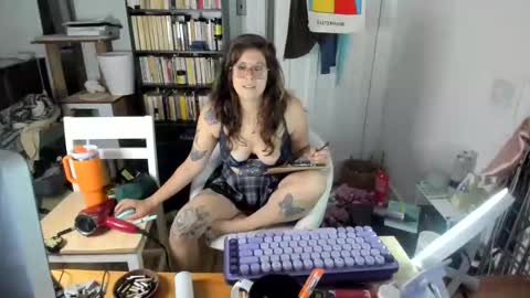 rose257044 online show from 10/18/25, 03:46