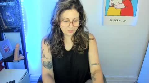 Snapshot of rose257044 chatting on 06/27/26, 01:28 rose257044 online show from 06/27/26, 01:28