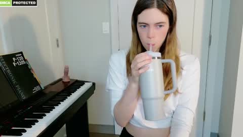 Snapshot of rose77782 chatting on 02/13/25, 06:16 rose77782 online show from 02/13/25, 06:16