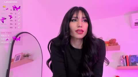 Snapshot of rose__saenz chatting on 12/18/24, 01:15 Rose Saenz online show from 12/18/24, 01:15