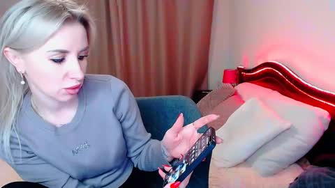 Snapshot of rose__shine chatting on 01/09/25, 01:35 rose  shine online show from 01/09/25, 01:35