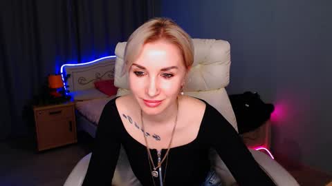 Snapshot of rose__shine chatting on 01/29/25, 01:38 rose  shine online show from 01/29/25, 01:38
